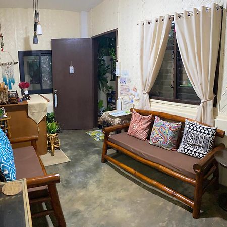 Hiraya Homestay Coron Exterior photo